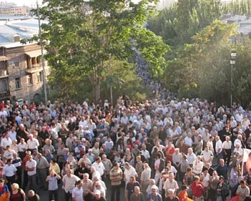 Այսօր ընդդիմությունը պիկետ, հանրահավաք և երթ կանցկացնի