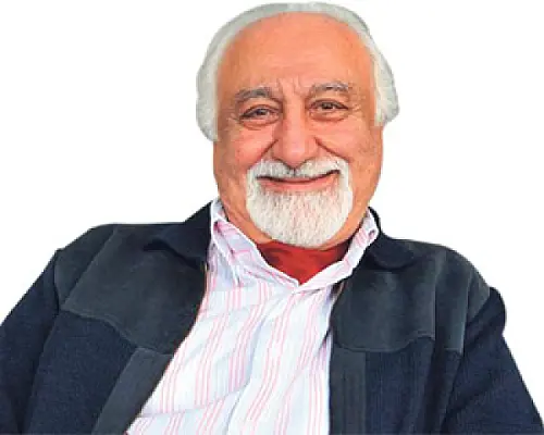 Հայերն ու թուրքերն իրենց խնդիրները կլուծեն առանց քաղաքական գործիչների. գրող