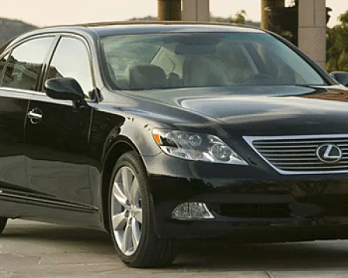 Lexus за $100 тыс. посольства Армении угнан в Москве