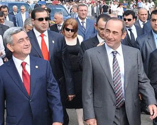 Քոչարյանն ու Սարգսյանը կիսում են փողերը, համոզված է մոսկվացի փորձագետը