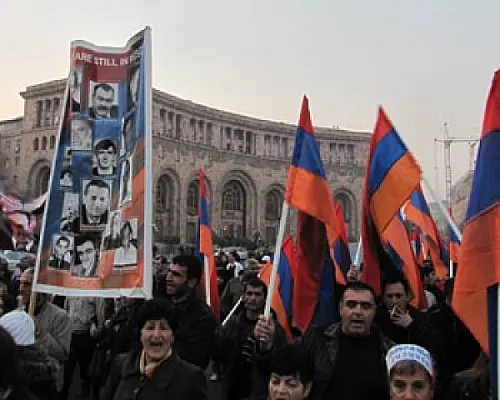 Մարդու իրավունքների օրվան նվիրված երթն ավարտվեց Հյուսիսային պողոտայում
