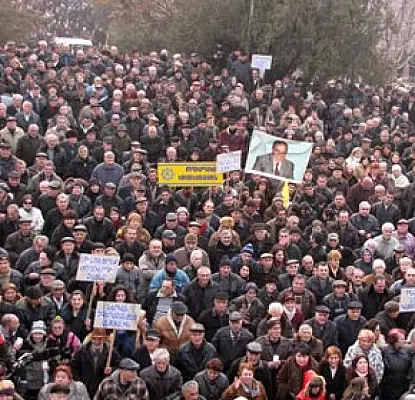 «Գնալու ենք Բաղրամյան 26…». «թագավոր Սերժ Սարգսյանին» խնդրում են չփակել ԱԼՄ-ն