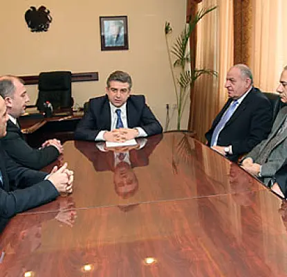 Քաղաքապետը ներկայացրեց Արաբկիրի նորանշանակ ղեկավարին