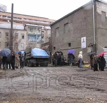 PHOTOS: Yerevan Residents Protest Construction of High-Rise Building in their Yard