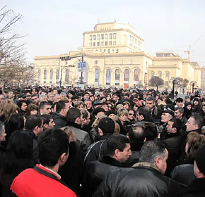 Armenian Vendors Protesting Increase in Fees for Imported Goods