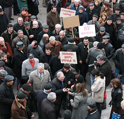 Karapetyan Denies Being a 'Government Project,' Says He Won't Cooperate with HHSh