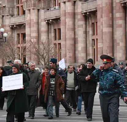 No Response from Government, Street Traders Continue Protests Outside UN