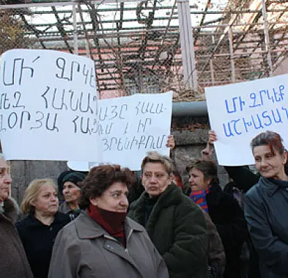 Yerevan Street Traders to Demand Compensation for Injured Protestor