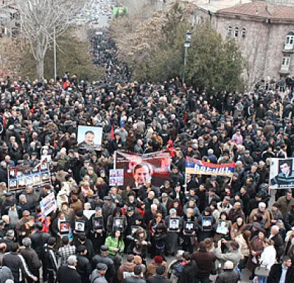 Оппозицию Армении обвиняют в пассивности и советуют брать пример с Египта