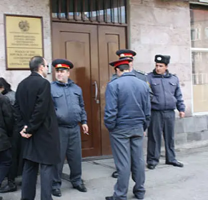 Полиция Армении объяснила, зачем била депутатов