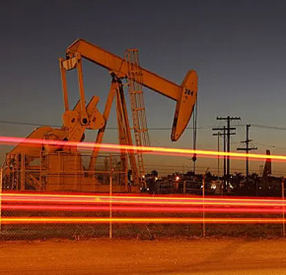 Каддафи просит Россию инвестировать в ливийскую нефть