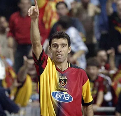 Football Legend Hopes to Make it into Turkey's Parliament