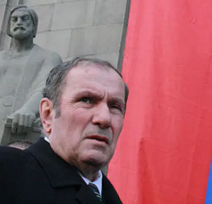 Зачем подавать в суд на Левона Тер-Петросяна