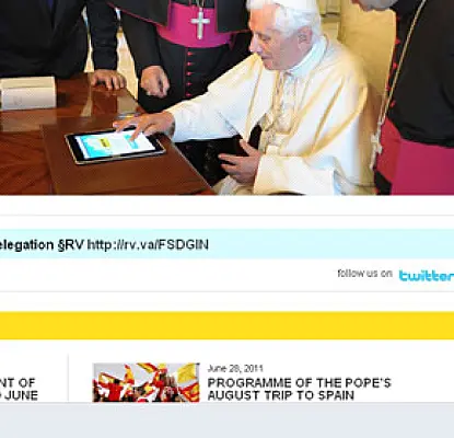 Pope Sends his First Tweet – From an iPad