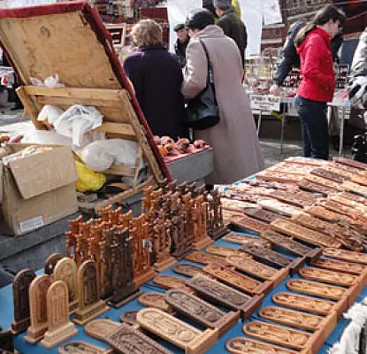 Vernissage Vendors Forced to Give Up their Places, Says Rights Group