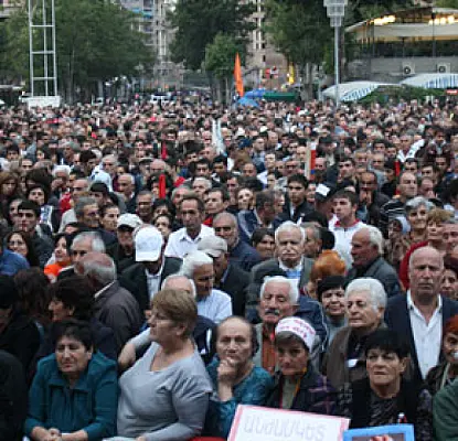 ՏԵՍԱՆՅՈՒԹ - Շուրջօրյա հանրահավաքներ Ազատության հրապարակում
