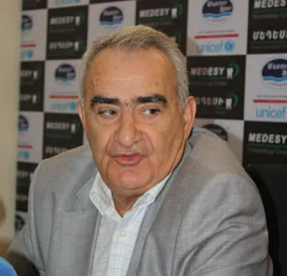 Republican MP Suggests Bringing Portable Toilets to Armenian Opposition in Liberty Square