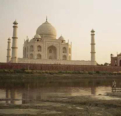 Taj Mahal in Danger of Collapsing within 2–5 Years, Experts Say