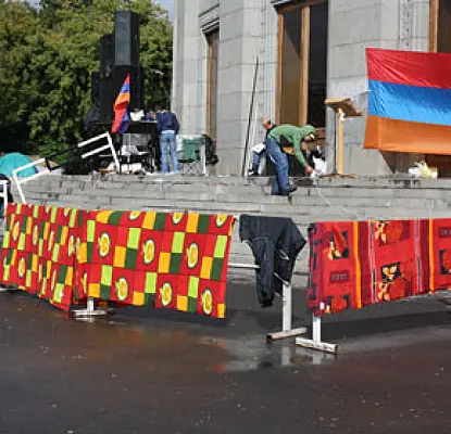 ՀԱԿ-ի շուրջօրյա հանրահավաքները ներկայացում են. պատգամավոր