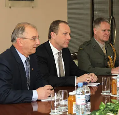 UK Ambassador to Armenia Says Good-Bye to Defense Minister Seyran Ohanyan