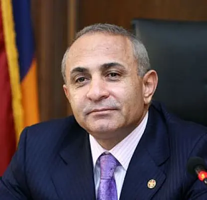 Հովիկ Աբրահամյանը վերահաստատեց հրաժարականը. նրան փոխարինողը հայտնի է