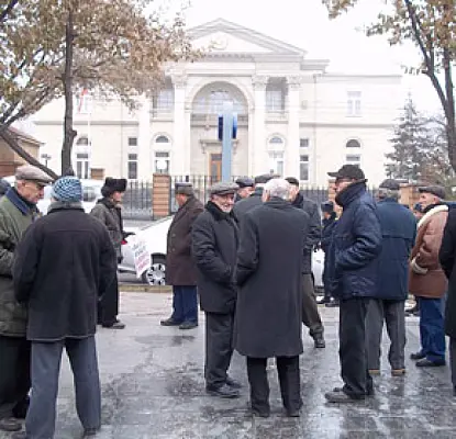 Армянских авиаторов отсылают к Сержу Саргсяну. Им это помогает