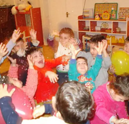 'Santa Claus Visits Everyone': NGO Organizes Visits to Orphanages in Armenia
