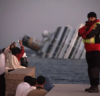 Costa Concordia-ի վթարի վայրը զբոսաշրջության կենտրոն է դարձել