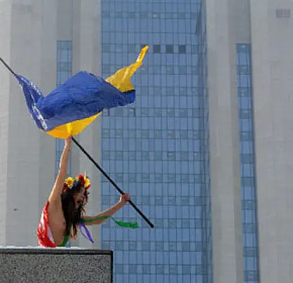 FEMEN Protests Topless Against Gazprom, Vladimir Putin (PHOTOS)