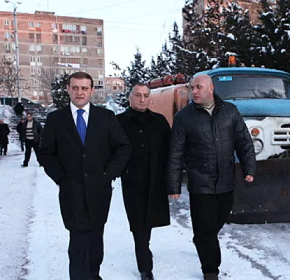Տարոն Մարգարյանը «իրա հոր տղեն ա», պնդում է Հախվերդյանը