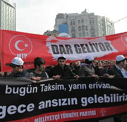 Turkish Authorities Searching for Protestors with Anti-Armenian Banners