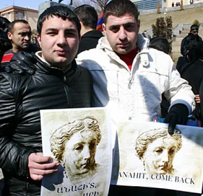 Goddess Anahit Statue to be Temporarily Displayed in Armenia, But Education Minister Unsatisfied