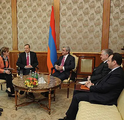 ԵԱՀԿ ՄԽ համանախագահները ՀՀ նախագահի հետ քննարկեցին հետագա քայլերը