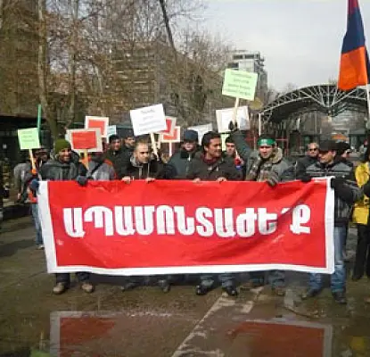 Government Stands Firm on Kiosk Placement in Mashtots Park, Activists Continue to Fight