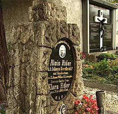 В Австрии ликвидировали могилу родителей Гитлера