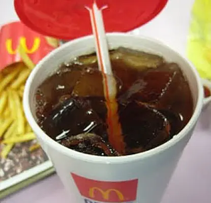 McDonald's-ի աշխատողը թքում էր դժգոհ հաճախորդների բաժակների մեջ