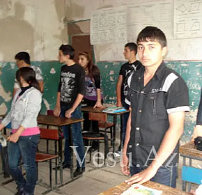 Ադրբեջանական դպրոցի տնօրենը մտահոգված է նաև իր հայ աշակերտների ճակատագրով