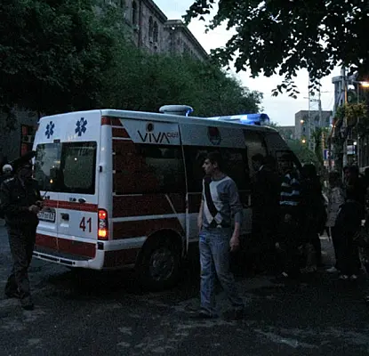 Пожар на митинге в центре Еревана. Множество пострадавших (ВИДЕО)