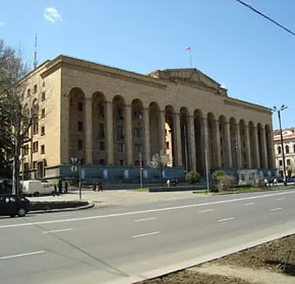 Տղամարդը փորձել է հրդեհել Վրաստանի խորհրդարանի ընդունարանը