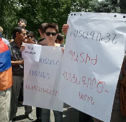 Հարցաքննե՞լ Հայրապետյանին. Նաիրա Զոհրաբյանը պնդում է, որ Ավետյանի սպանությունը չպետք է քաղաքականացվի
