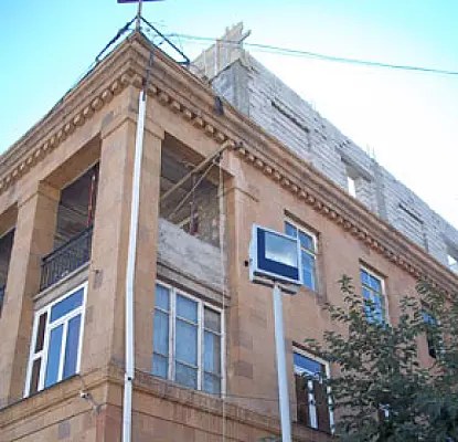 Կասկադում վերնահարկ է կառուցում նախկին վարչապե՞տը. բնակիչները նամակ են ուղղելու Սերժ Սարգսյանին (ՖՈՏՈ)