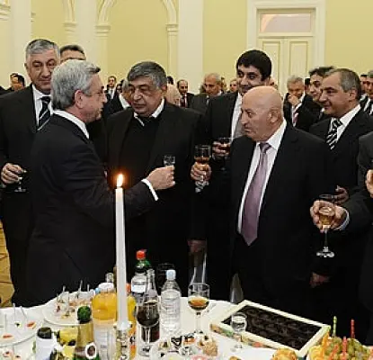 «Շարունակելու ենք զարգացնել հարկային ու մաքսային համակարգերը». Սերժ Սարգսյանը հանդիպել է գործարարներին