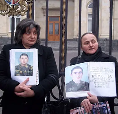 Мать погибшего солдата в недоумении от предвыборного ролика Сержа Саргсяна (ВИДЕО)