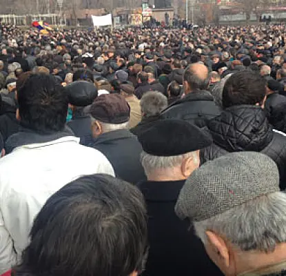 Воскресенье в Ереване: Это не Османская империя, это не СССР (ФОТО)