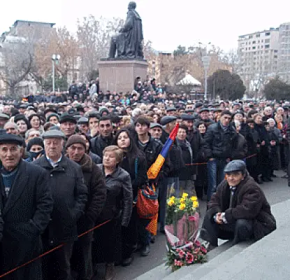 На митинге в Ереване вспомнили брата президента (ФОТО, обновляется)