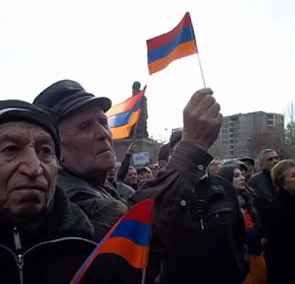 Фоторепортаж с митинга в центре Еревана