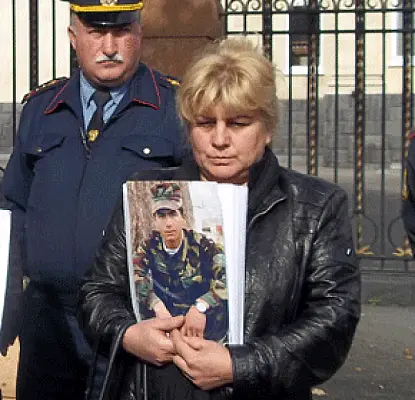 Родители погибшего военнослужащего хотят раскрыть тайну Минобороны Армении (ВИДЕО)
