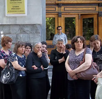 Племянника мэра армянского города не наказывают за смерть двух человек - акция