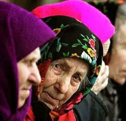 Пенсионеры блокировали дорогу, требуя изменить механизм раздачи пенсий