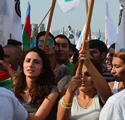 При словах «Ильхам, уходи» на митинге в Баку отключалось электричество